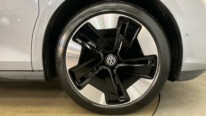 Volkswagen ID. Buzz 210kW Style Pro 79kWh 5dr Auto [Design+] Electric Estate